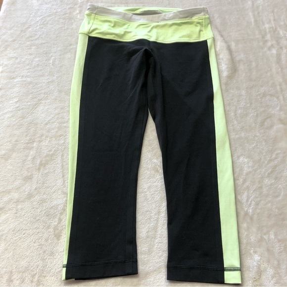 lululemon Neon Yellow & Black Crop Athletic Leggings Size 4 - Picture 2 of 12